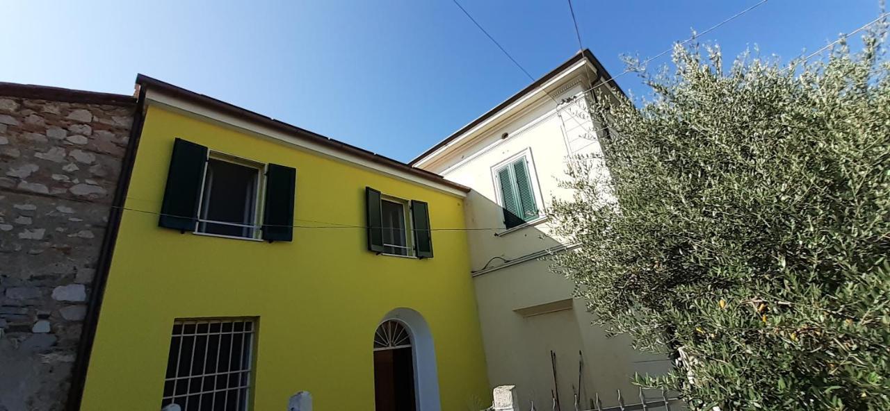 La Casa Gialla Del Ristoro Agricolo Vecchiano Villa Exterior photo